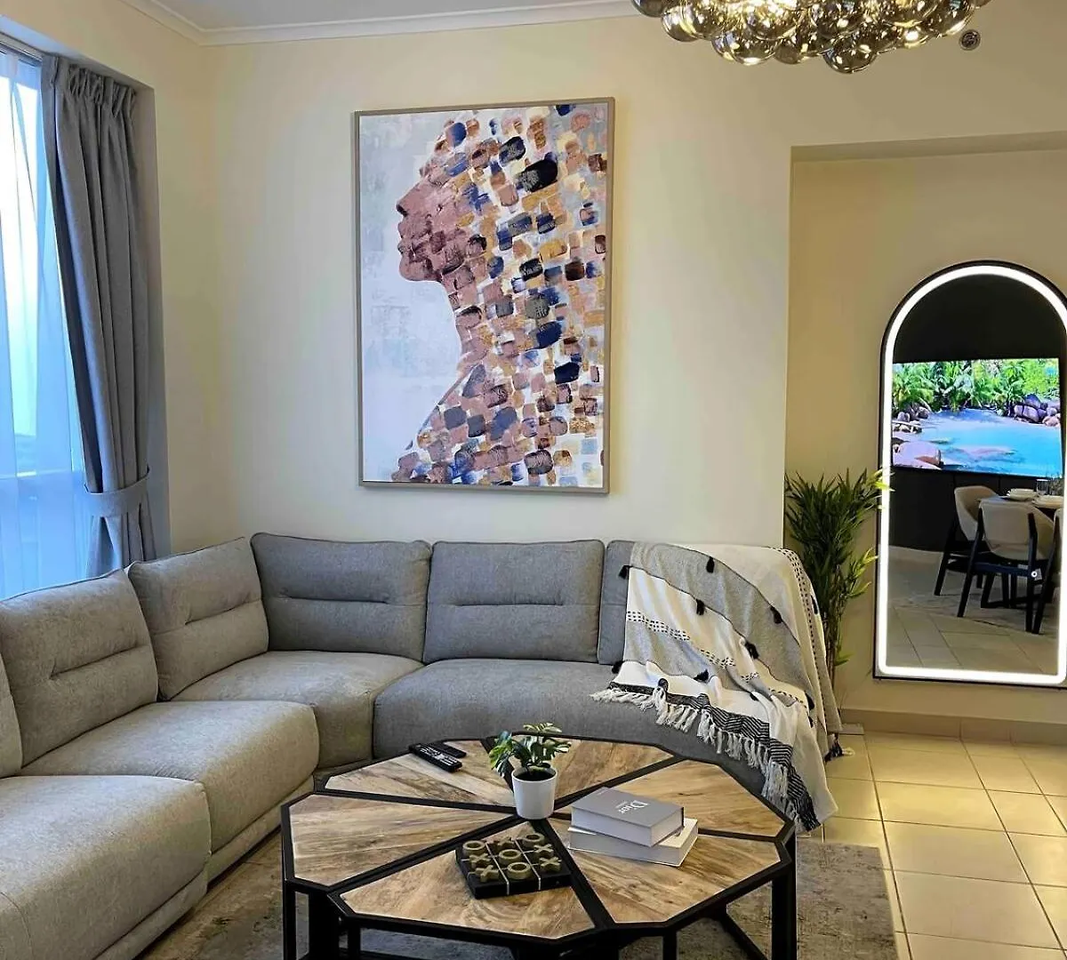 Modern Skyline 2-Bedroom With Sea View Dubai Apartment