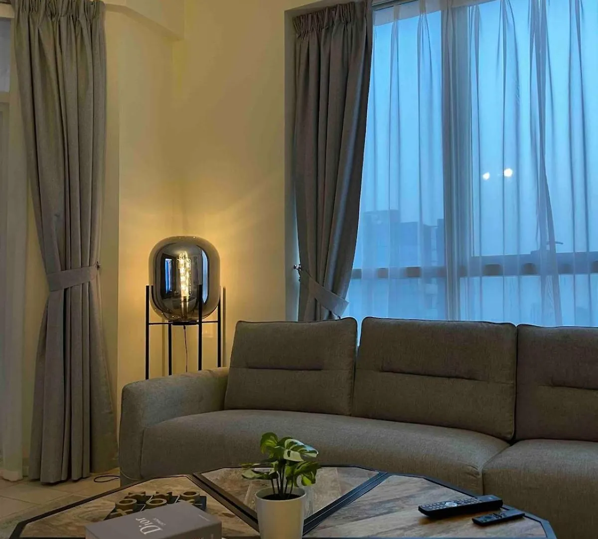 Modern Skyline 2-Bedroom With Sea View Dubai 0*,