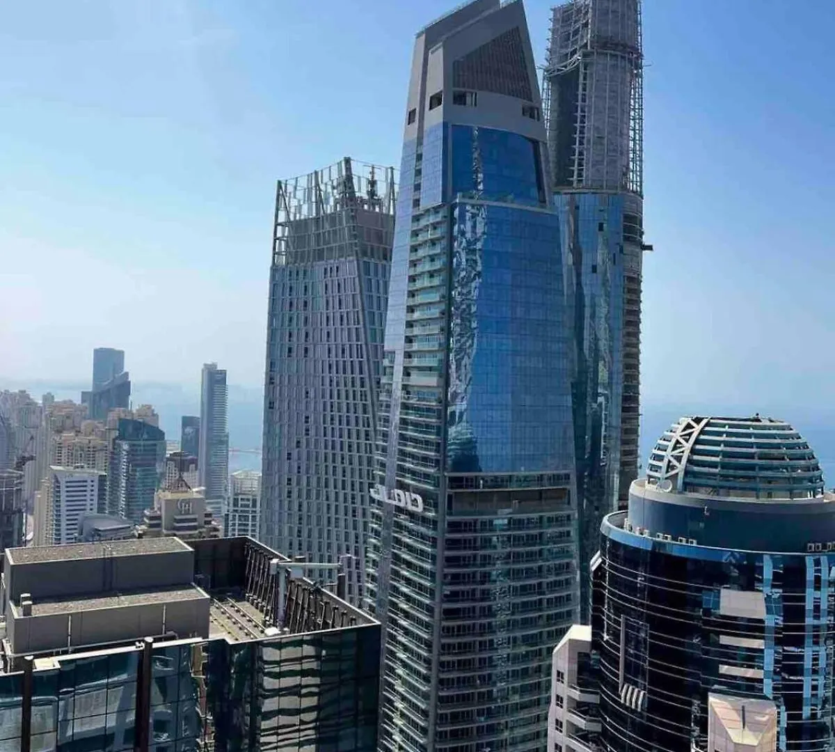 Modern Skyline 2-Bedroom With Sea View Dubai