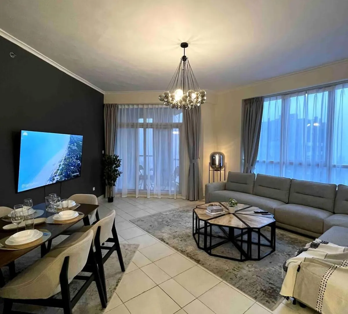 Modern Skyline 2-Bedroom With Sea View Dubai